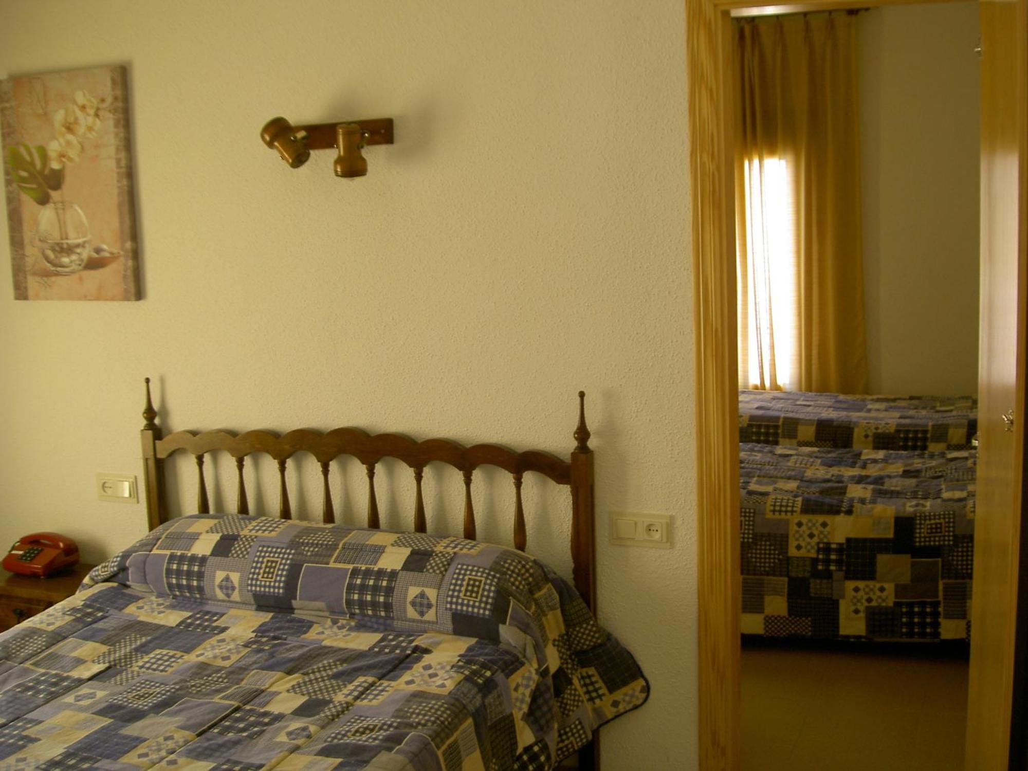 Hotel Alvarez Tuejar Luaran gambar