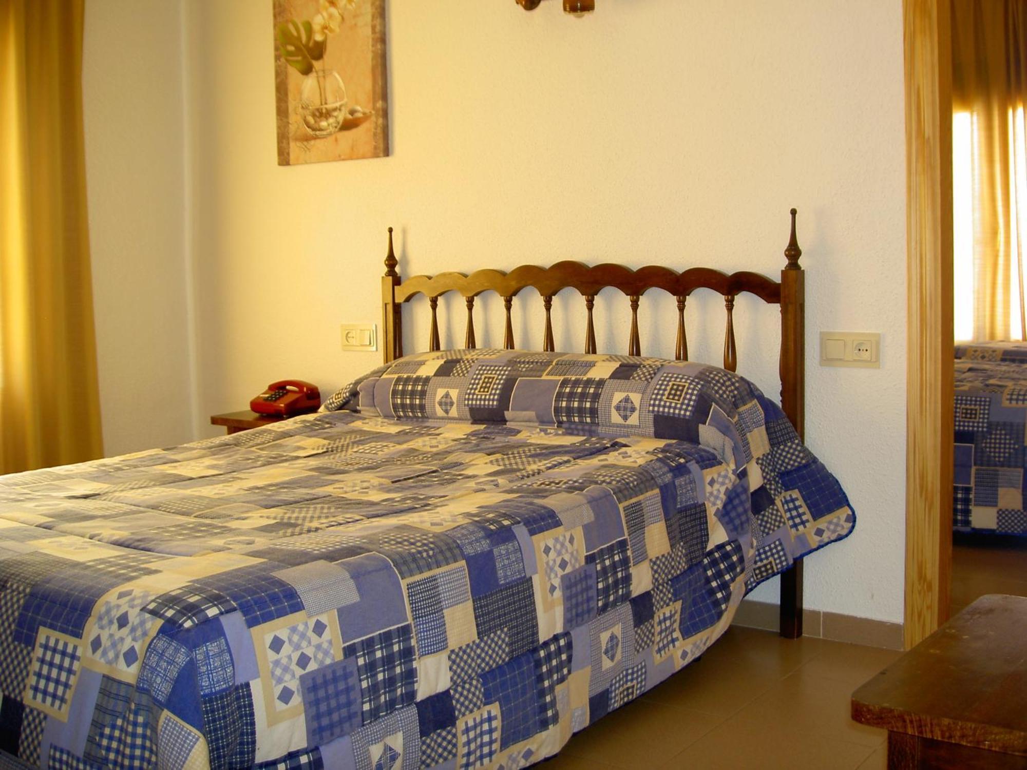 Hotel Alvarez Tuejar Luaran gambar