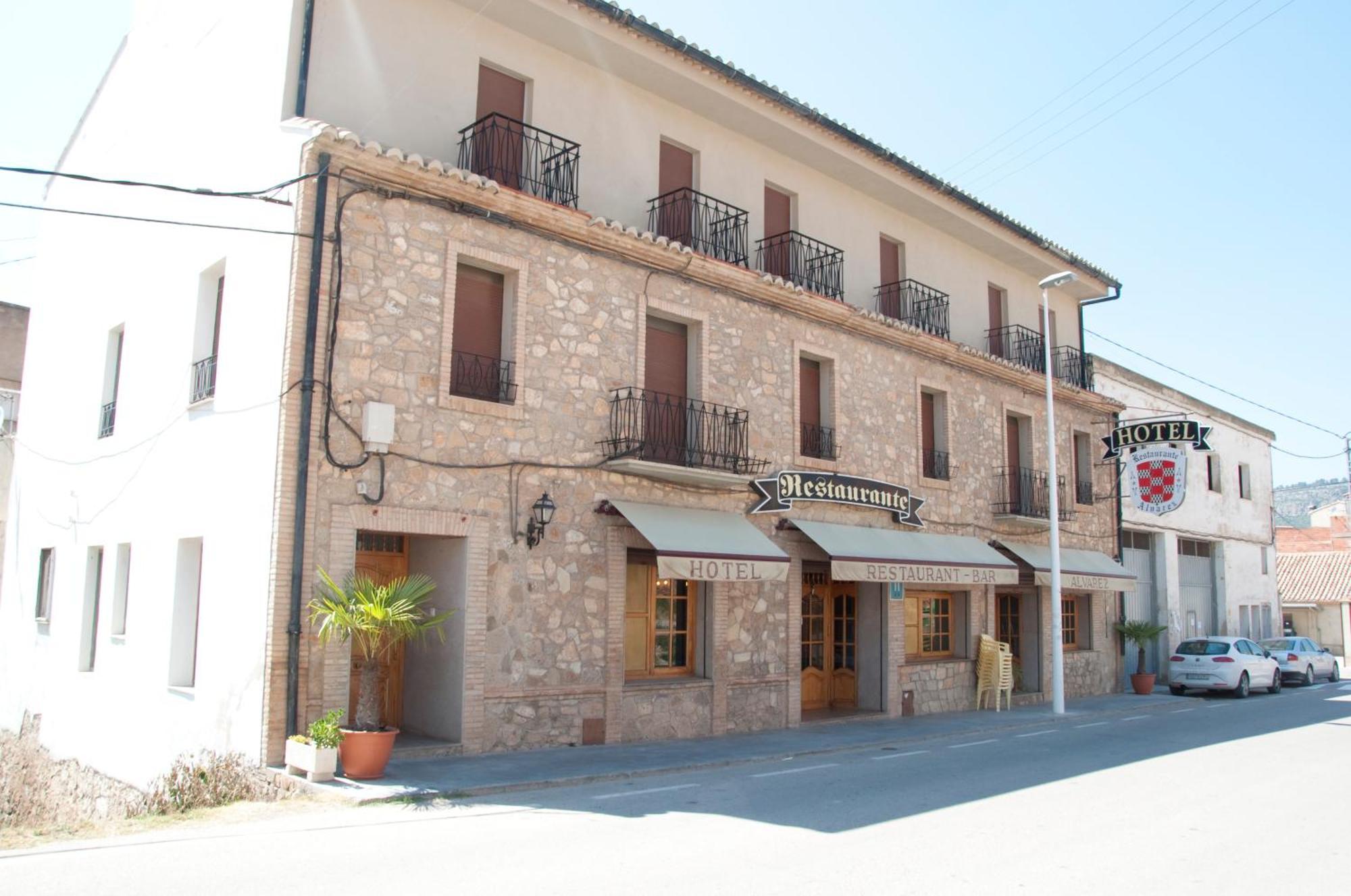 Hotel Alvarez Tuejar Luaran gambar