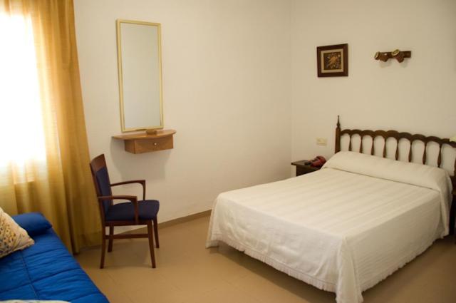 Hotel Alvarez Tuejar Bilik gambar
